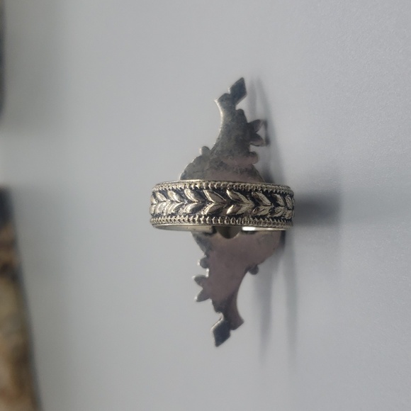 Labradorite Ring - Picture 2 of 5